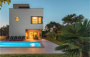 Stunning Home In Premantura
